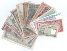 15db-os vegyes külföldi bankjegytétel, közte Románia 1945. december 20. 5000L T:AU-G 15pcs mixed lot of foreign banknotes, including Romania 1945. Decembre 20th 5000 Lei C:AU-G