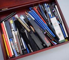 Doboznyi vegyes írószer tétel, közte jobb darabok, Rotring, stb.