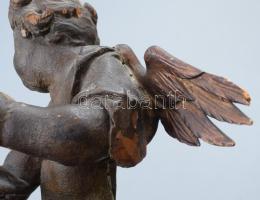 Puttó. Faragott fa, cca 18.sz. vége, Észak- vagy Nyugat-Magyarország, egyik szárnya hiányzik, sérülé...