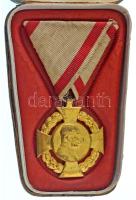1908. "Katonai Jubileumi Kereszt" aranyozott bronz kitüntetés eredeti mellszalagon, korabeli tokban T:XF kopott aranyozás / Hungary 1908. "Diamond Jubilee Cross for the Armed Forces" gilt bronze decoration with original ribbon, in contemporary case C:XF worn gilt NMK 269