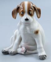 cca 1970 Goebel kancsal kutya. Jelzett, gyári öntéslyukkal, m: 15,5 cm