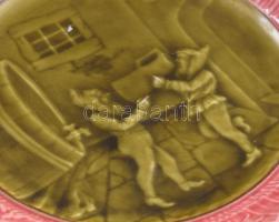 Villeroy &amp; Boch talpas majolika kínáló, belsejében iszákos manók életképével díszítve, jelze...