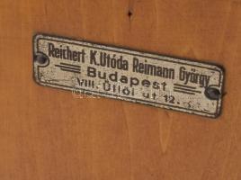 Mikroszkóp. Antik, réz, öntött vas. Reinhert Károly utóda jelzéssel, eredeti fa dobozban, alsó tárgy...