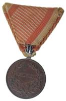 1917. "Károly Bronz Vitézségi Érem" bronz kitüntetés eredeti mellszalagon. Szign.: Kautsch...