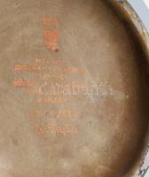 Zsolnay többtüzű váza virág díszítéssel. Középen szélesedő öntött vázatest, beszűkülő nyakkal. Felül...