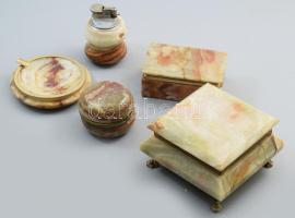 Achát asztali készlet, 5 darabos, doboz 14x14 cm, egyiken-másikon apró lepattanásokkal