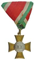 1923. "I. osztályú Legénységi Szolgálati Jel" bronz kitüntetés eredeti mellszalagon T:XF patina Hungary 1923. "Distinction for Long Service for the Soldiers, 1st Class" bronze decoration with original ribbon C:XF patina NMK.: 355.