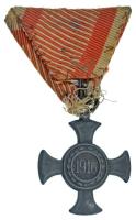 1916. "Vas Érdemkereszt a Vitézségi Érem szalagján" Fe kitüntetés viseltes eredeti mellsza...
