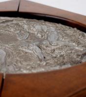 cca 1900 Kiűzetés a Paradicsomból, fém plakett, szecessziós fa keretben, d: 24 cm