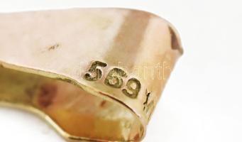 Arany (Au) 14K virágmintás áttört medál, jelzett, 4,3×2,3 cm, nettó: 3,9 g