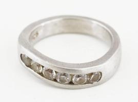 Ezüst(Ag) sokköves gyűrű, jelzett, méret: 52, bruttó: 5,1 g