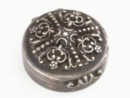 Ezüst (Ag) gyógyszeres doboz, jelzett 16,19 g d: 3 cm