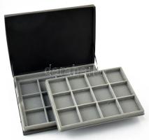 Éremtartó kazetta összesen 24 férőhellyel (50x50mm) kivehető tálcával, használt, de jó állapotban