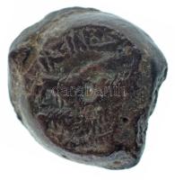 Ptolemaida Egyiptom Kr.e. ~III. század AE20 bronz (9,10g) T:VF,F kitörés(?) Ptolemaic Egypt ~3rd Century BC AE20 bronze "PTOLEMAIOU BASILEWS" (9,10g) C:VF,F cracked(?)