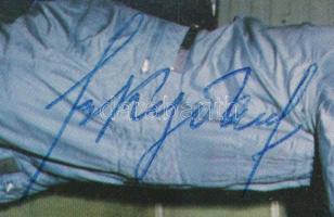 1980 Szovjet-magyar közös űrrepülés képeslap az űrhajósok aláírásával: Farkas Bertalan (1949- ), Mag...