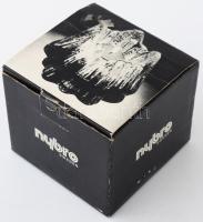 Nybro Sweden design jegecüveg váza, jelze4tt, dobozában, d: 12 cm, m: 9 cm