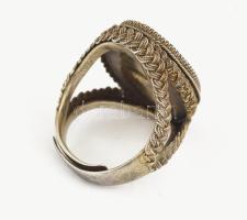 Ezüst (Ag) gyűrű, kő berakással, m: 53, jelzett, 7,8g