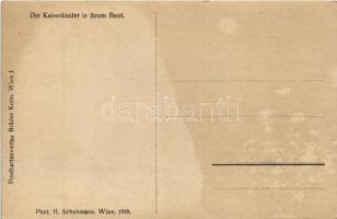 Die Kaiserkinder in ihrem Boot. Postkartenverlag Brüder Kohn (Wien), Phot. H. Schuhmann / a királyi ...