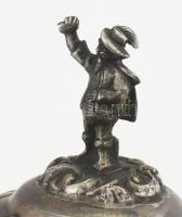 Ezüst (Ag) söröskorsó, figurális fogóval, jelzett, gazdagon díszített, m: 24 cm, 750g