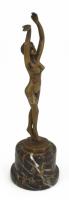Johannes Gotz (1865-1934): Női akt. Bronz, márvány talapzaton, jelzés nélkül, m: 20 cm