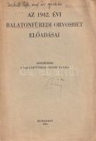 Az 1942. évi Balatonfüredi Orvoshét előadásai. Budapest, 1943. Balatonfüredi Orvosi Tanács (Ladányi Józsefné könyvnyomdája). 183 + [1] p. Egyetlen kiadás. Tanulmánykötetünk néhány előadását szövegközti illusztrációs anyag kíséri. Az első fedőborítón és a tartalomjegyzék oldalán régi ajándékozási bejegyzés, illetve Tiszteletpéldány felirat, az első fedőborítón és a belív több oldalán régi tulajdonosi bélyegzés. Poss.: Issekutz Béla professzor, dr. Vajda Dezső, dr. Pestessy József. [Pestessy József orvos, az Országos Traumatológiai Intézet baleseti sebésze és aneszteziológusa, a BKV Előre sportorvosa, orvostörténész, nyelvőr, az Orvosi Hetilap és a Havi Magyar Fórum rendszeres szerzője.] Fűzve, enyhén hiányos gerincű, gerincén kézzel feliratozott, enyhén sérült kiadói borítóban.