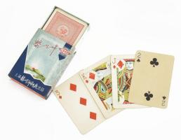Kínai kiadású francia kártyapakli, jó állapotban