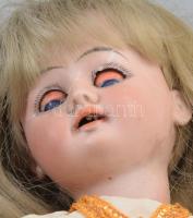 2 darab antik játékbaba, klf anyagokból, fa gipsz, porcelán, egyik becsukja a szemét, kis sérülésekk...