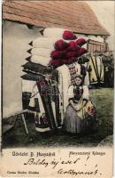 1905 Bánffyhunyad, Huedin; Menyasszonyi kelengye, erdélyi folklór. Csoma Sándor kiadása / Transylvanian wedding folklore, the bride's dowry and presents (kopott sarok / worn corner)