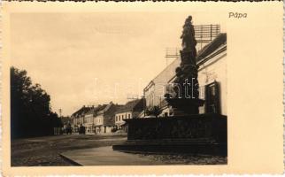Pápa, Győri út, Szt. Flórián szobor, gőzmalmi liszt eladás, Grünbaum üzlete, Sipiczky vendéglő vidékiek találkozóhelye. Karczaghy kiadása