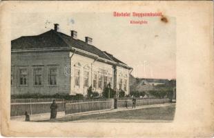 1913 Nagysomkút, Somcuta Mare; Községház. A képeslap feladója Pálmay Ilka (1859-1945) magyar színésznő, címzettje Latabár Kálmán Árpád (1855-1924) magyar színész és felesége, Jelenffy Jolán (1859-1931) / town hall (gyűrődések / creases)