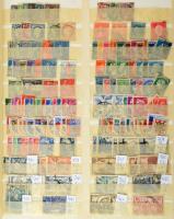 Vegyes külföldi bélyegek 23 lapos Schaubek berakó 30 oldalán: Olaszország, Franciaország, Málta, Japán, Ausztria stb. Kb 1.600 db bélyeg