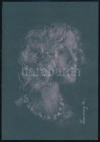 Lendvay Zsigmond (1921-2010): Fiatal hölgy arcképe. Kréta, papír, jelzett, 21x15 cm.