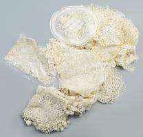 Kb 40 csipketerítő nagyrészt kis méret, 60x60 cm-ig különböző kézi munkák,