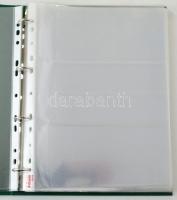 Zöld színű négy gyűrűs bankjegy album, 32db, javarészt "Esselte" műanyag berakólappal (benne 11db kettesosztású és 21db hármasosztású) használt, de jó állapotban