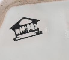 Gyömbértartó. Habán múzeumi másolat, m: 19 cm