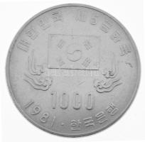 Dél-Kora 1981. 1000W Ag "Az Ötödik Köztársaság első évfordulója" T:XF ü., karc South Korea 1981. 1000 Won Ag "First Anniversary of the 5th Republic" C:XF ding, scratch Krause KM#26