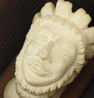 Wawel fej másolat. Gipsz, fa tartóban, kis kopással, 20x15,5 cm /// A Wawel fejek reneszánsz fafejsz...