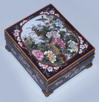 cca 1900/1910 Inaba japán cloisonne ékszeres doboz, madaras-virágos díszítménnyel, belül gravírozott mintával, jelzett, 11x9 cm