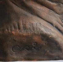 CsI? jelzéssel: Kerámia szobor. Jelzett, kopással, m: 19,5 cm