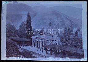 Herkulesfürdő, Herkulesbad, Baile Herculane; vasútállomás. A képeslap eredeti foto polimer kliséje! ...