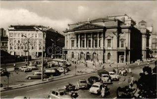 Budapest VIII. Blaha Lujza tér, Nemzeti színház, villamos, korabeli gépkocsik. Képzőművészeti Alap Kiadóvállalat