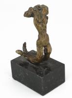 Salvador Dalí (1904-1989): A győzelem angyala. Bronz, márvány talapzaton, számozott: 1200, jelzett, m: 15 cm