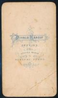 1869 Előkelő úr egészalakos portréja, vizitkártya Divald Károly eperjesi műterméből, kissé foltos, s...