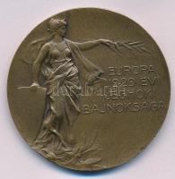 1929. "Európa 1929. évi Jéghoki Bajnoksága / Budapesti Korcsolyázó Egylet 1869-1929" bronz emlékérem az 1929-es budapesti rendezésű jégkorong Európa Bajnokság alkalmából. A tornát Csehszlovákia nyerte meg, a döntőben Lengyelország ellen győztek 2-1-re. A magyar válogatott csoportjában 1 pontot szerezve, jobb gólkülönbségével továbbjutott Olaszország mögött, viszont a második csoportkörben Ausztria és Svájc ellen is kikapott, így búcsúzott a kontinensviadaltól. (50mm) T:AU