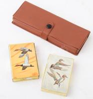 Két pakli francia kártya, eredeti csomagolásában, műanyag tokban