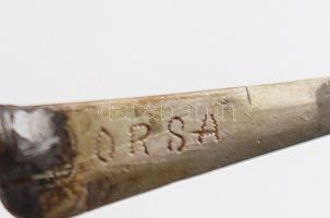 Arany (Au) 18K bross, ezüst (Ag) pengével, korall díszítéssel, jelzett, bruttó: 3 g