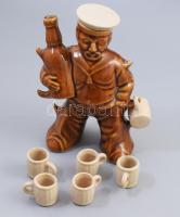 Matróz alakú kerámia butella, 6 darab pohárkákkal, m: 18 cm alatt