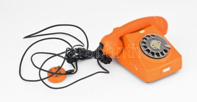 Mechanikai Művek narancssárga bakelit telefon.