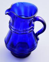 Kancsó. Erdély, cca 19. sz. második fele, színezett hutaüveg, lepattanással, m: 18 cm