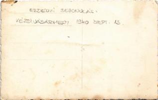 1940 Kézdivásárhely, Targu Secuiesc; bevonulás, darutollas leventék, magyar zászlók, üzletek / entry...